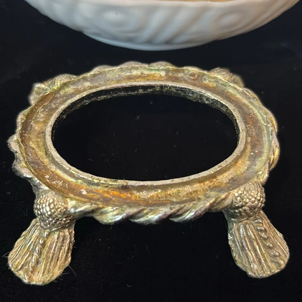 Vintage Set of 2 Stylebuilt Ormolu Tassel Foot Hollywood Regency Soap Dishes
